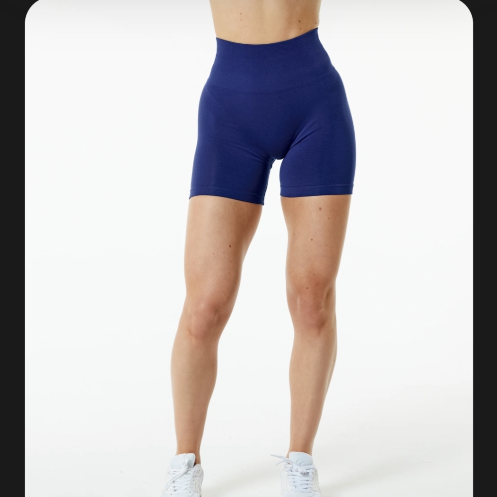 Alphelete Amplify shorts True Indigo